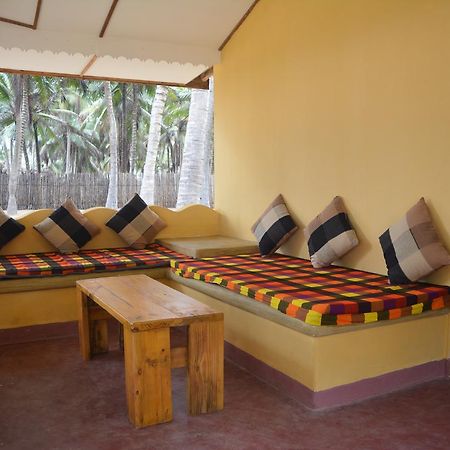 Seahorse Beach Resort Калпития Экстерьер фото