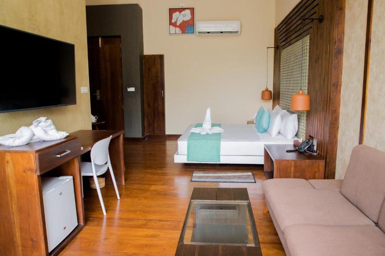Seahorse Beach Resort Калпития Экстерьер фото