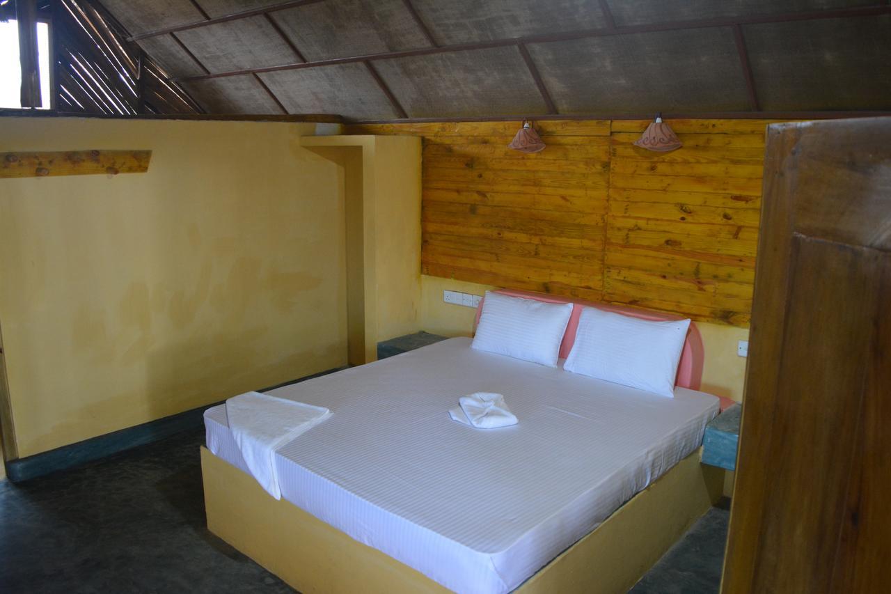Seahorse Beach Resort Калпития Экстерьер фото